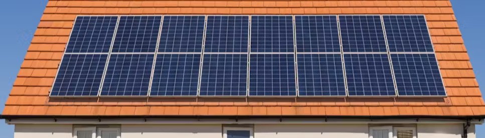 Cum să-ți pregătești acoperișul pentru instalarea de panouri solare